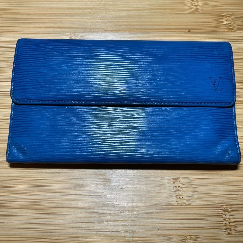 Louis Vuitton Epi International wallet